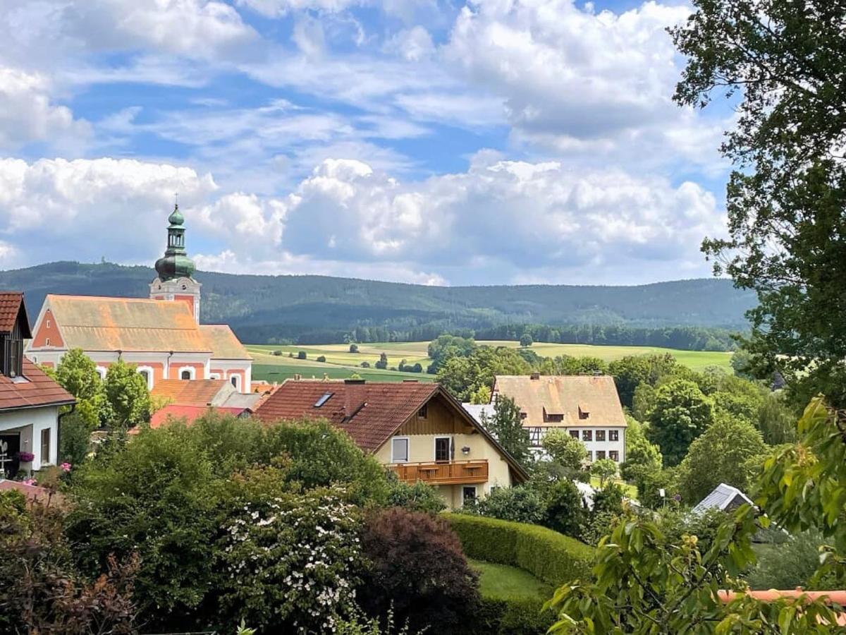 Ferienwohnungen Am Kirchberg Neualbenreuth Exterior photo